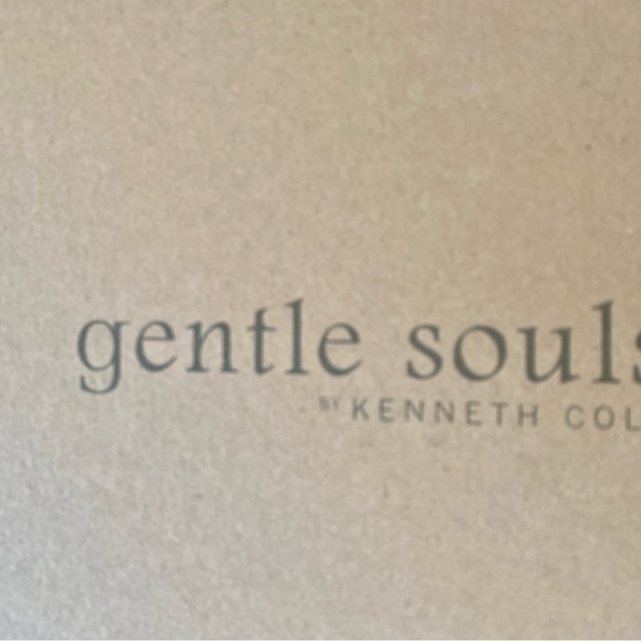 GENTLE SOULS - Picture 2 of 3
